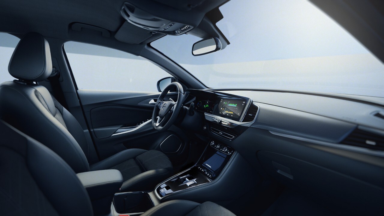 Passenger seat view of the driver's seat of an Opel Grandland Plug-in-Hybrid 